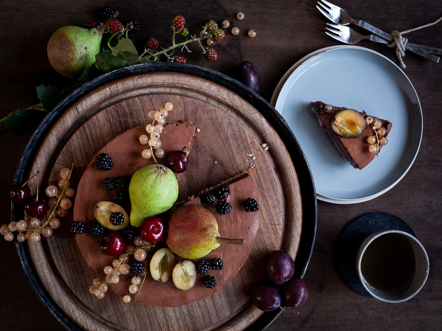 Mousse au chocolat, cake, aquafaba, vegan