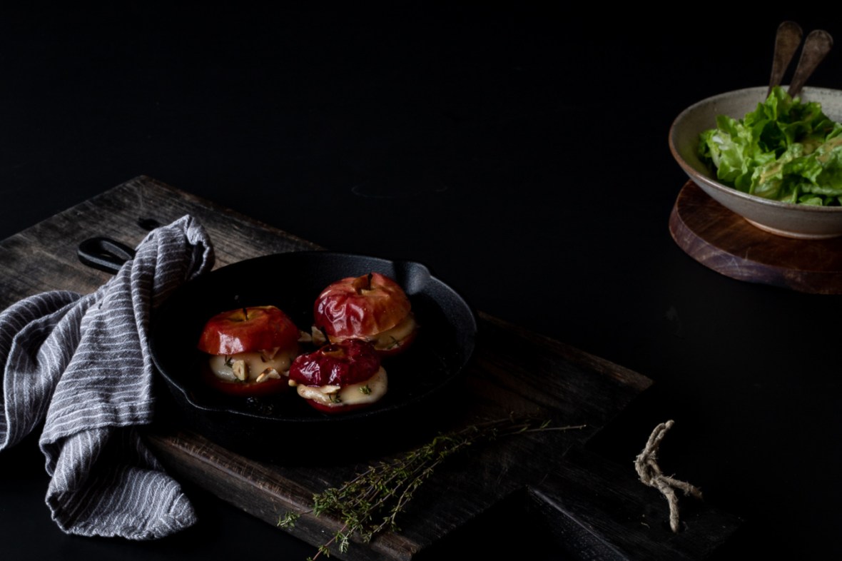 apples, pan, burger, board