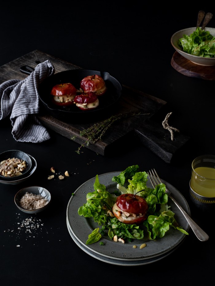 apples, burger, plates, board, table